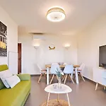 Marie Mit Pool Und Tennisplatz شقة *