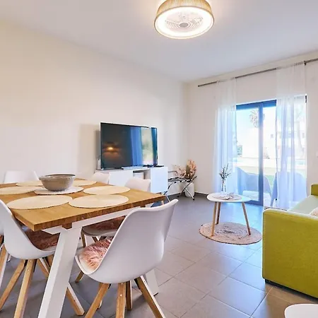 Marie Mit Pool Und Tennisplatz Apartment