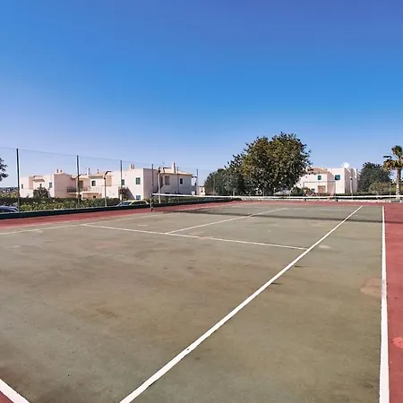 Marie Mit Pool Und Tennisplatz * Pêra
