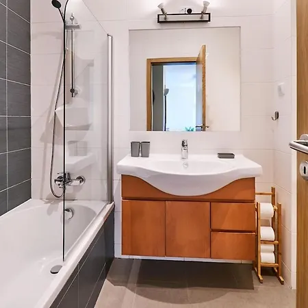 Apartment Marie Mit Pool Und Tennisplatz Pera