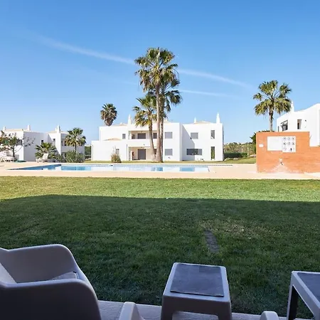 Marie Mit Pool Und Tennisplatz Apartment Pera