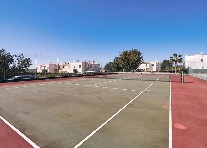 Marie Mit Pool Und Tennisplatz * Pera