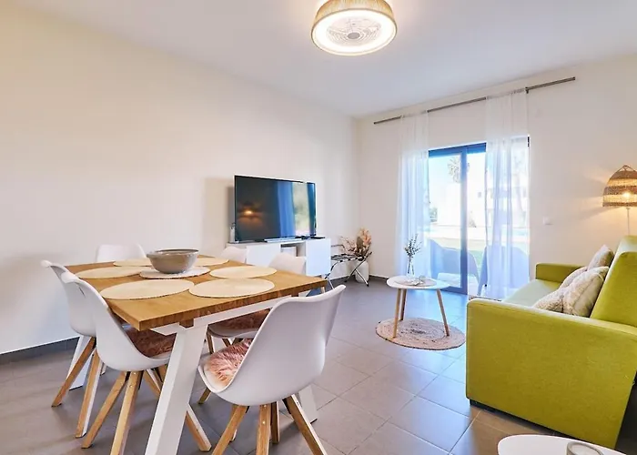 Marie Mit Pool Und Tennisplatz Apartment