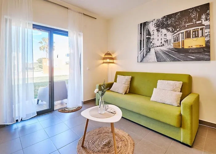 Marie Mit Pool Und Tennisplatz * Pera